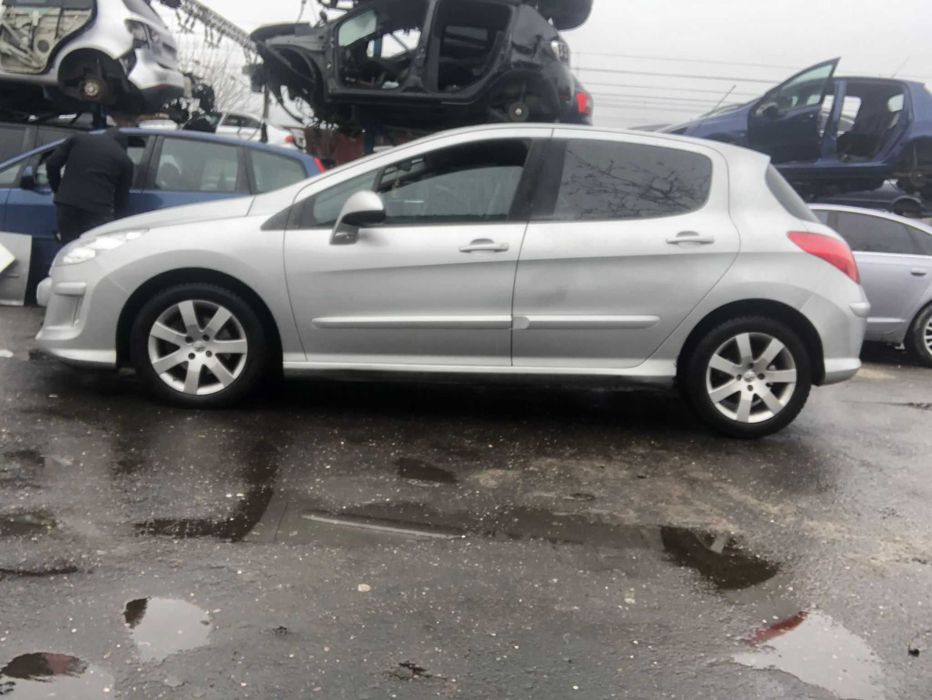 Dezmembrez Peugeot 308 1.6 turbo an 2009 cod motor PSA5FX