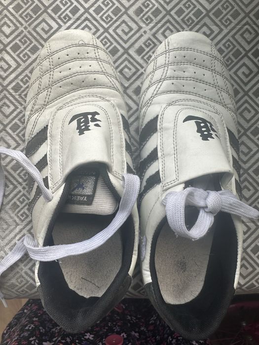 Продам обувь 39,23,27 размера