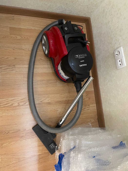 Пылесос Philips с водяным фильтром