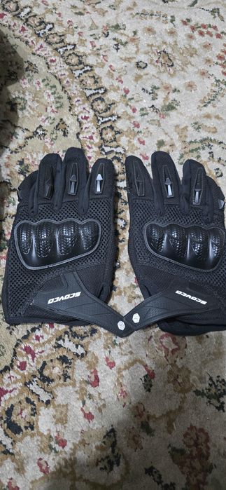 Шлем. Черепаха. Перчатки.