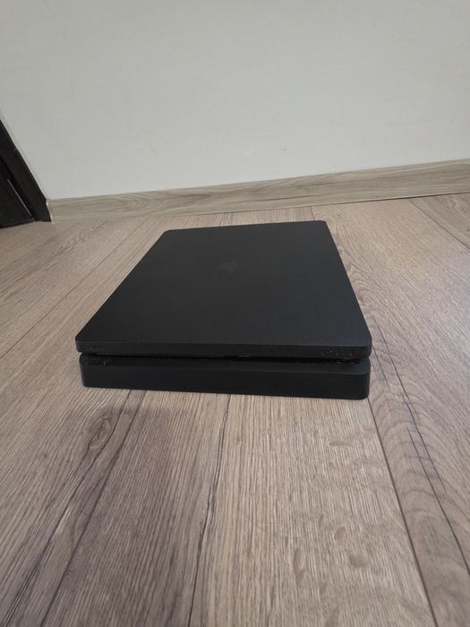 PlayStation 4 slim 500GB+2 джойстика