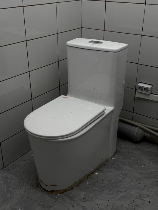 Унитаз, раковина, двери
