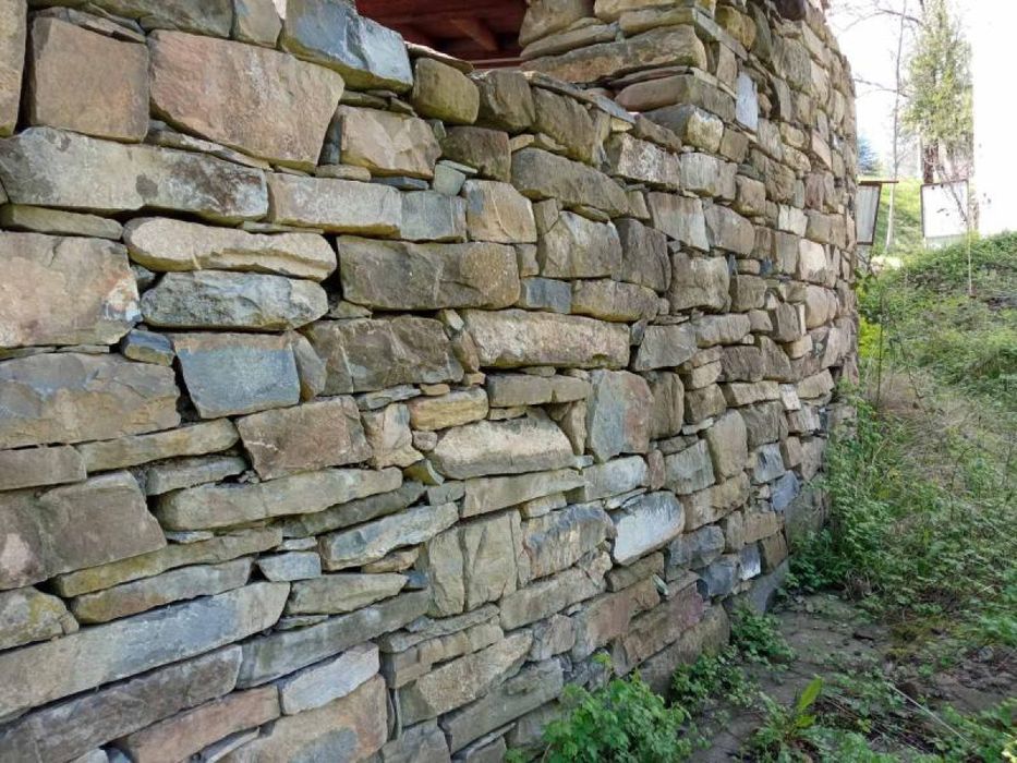 Къща в село Лопян