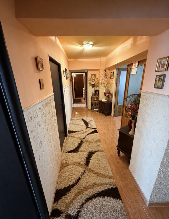 Particular .vand apartament  4 camere , Sebastian.