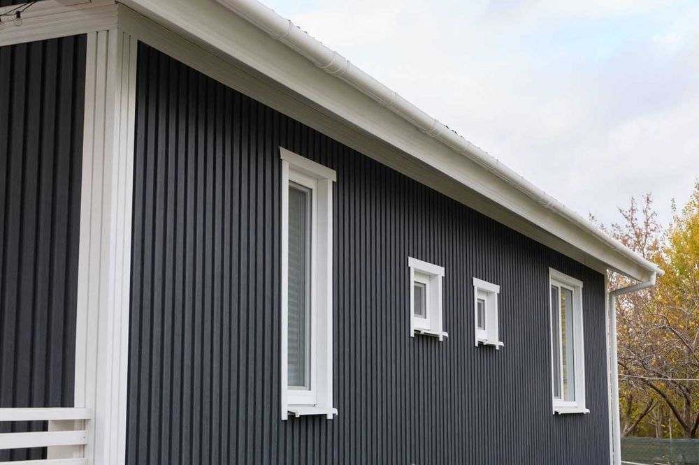 Сайдинг вертикальный под дерево. Металлочерепица, кровля, утеплитель