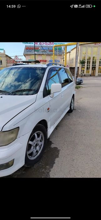 Mitsubishi chariot