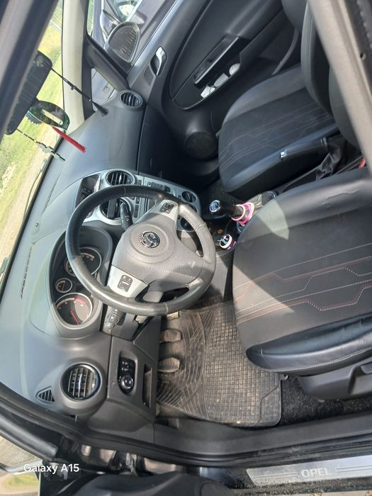 Vând Opel CORSA D