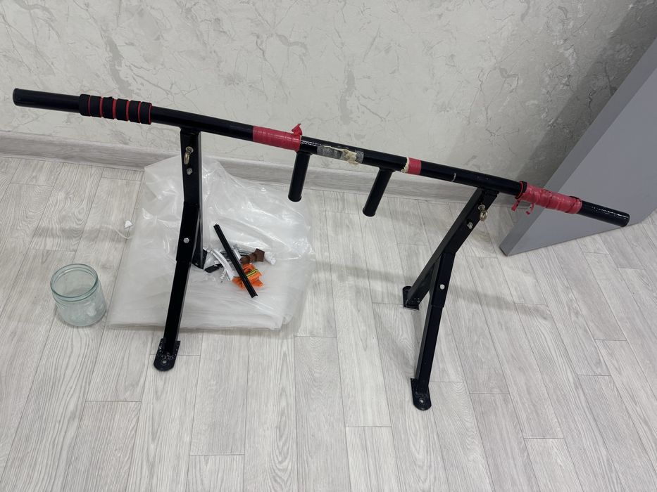 Продам турник с болтами