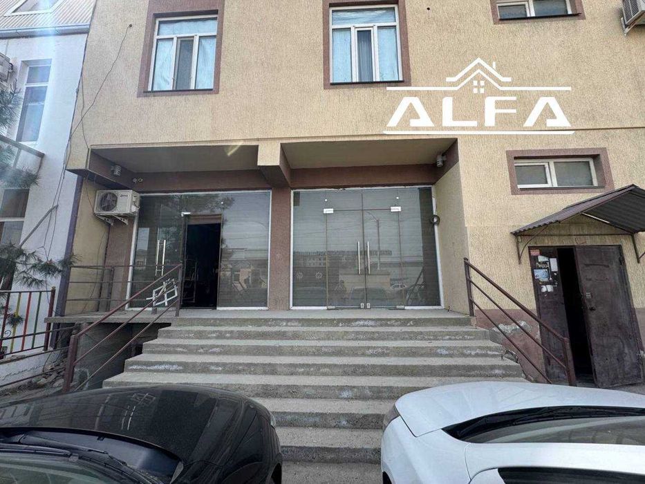 Do’kon sotiladi. 40m2 1-qavat va 200m2 podvali bilan birga.#a505