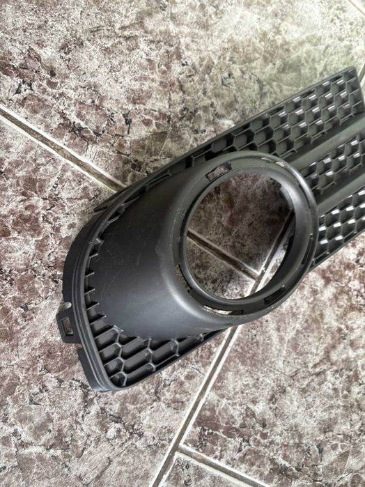 Лява основа / решетка за халоген VW Tiguan I / Тигуан 1 2011 - 2016