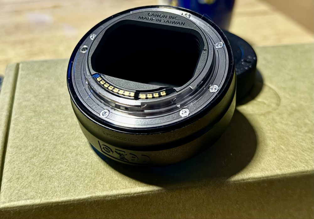 Оригинален адаптер canon EF to EOS-R