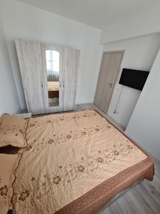 Închiriez studiou complet mobilat