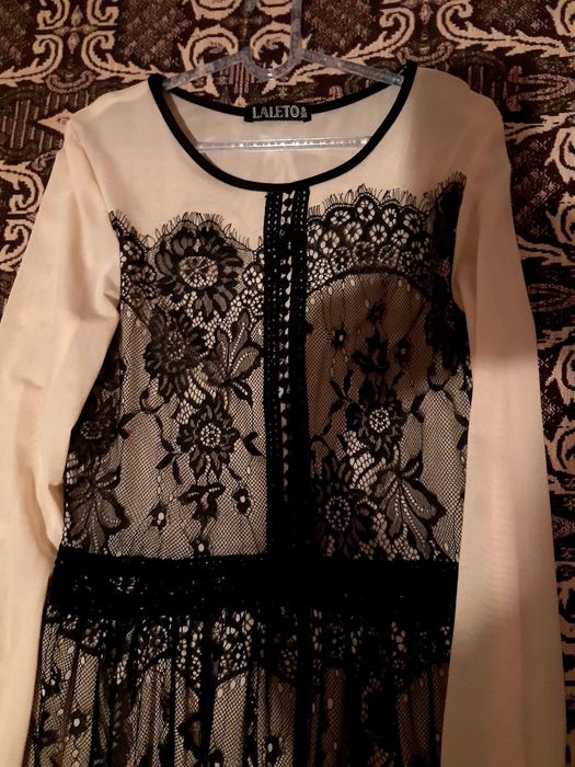 Дамска рокля бежова