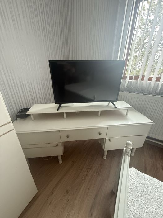 Продавам спалня