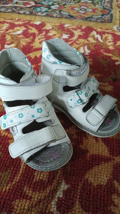 Продам сандалии ортопед
