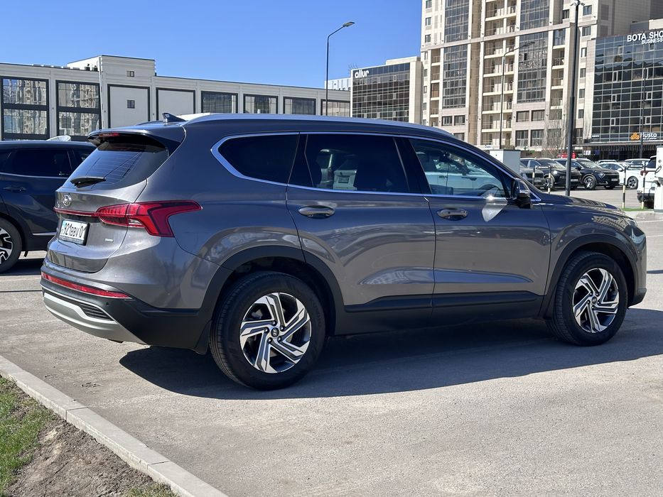 Santa Fe 2023г дилерский на гарантии!