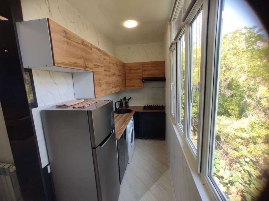 Продаётся квартира Чиланзар 16 квартал 2/4/4 панель 1,5 ×6