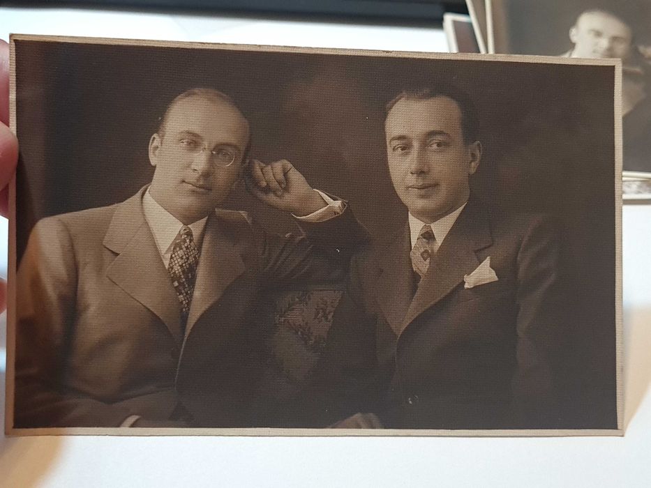 8 foto vechi de familie, tip carte poștală, ateliere maramureșene