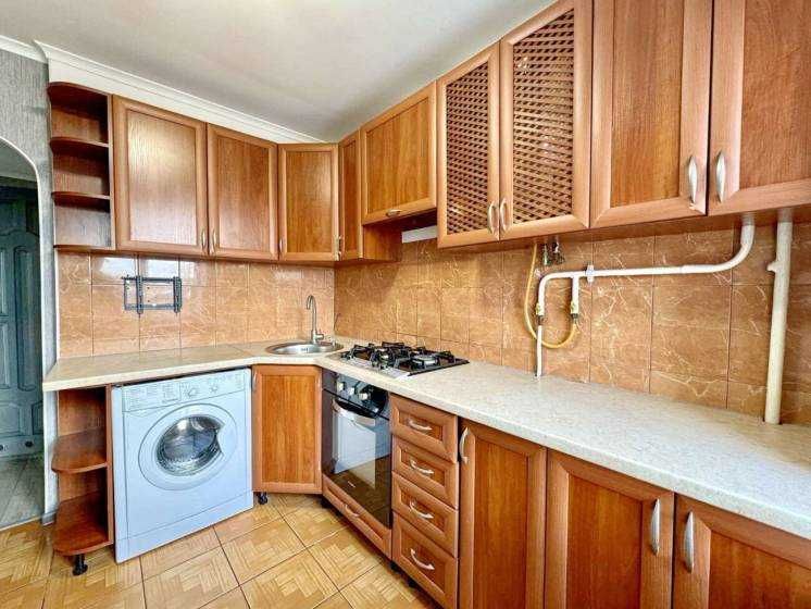 Двустаен имот в кв.Борово