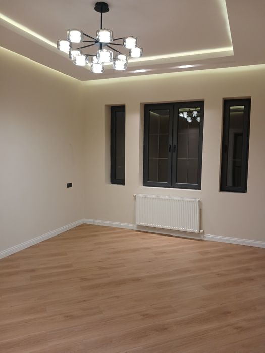 Yakkasaroyda salamatinani yonida yengi zor uy sotiladi ulgirip qolila