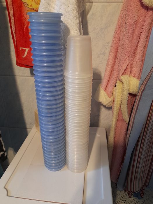 Vând recipiente pt stocarea hranei Philips Avent.