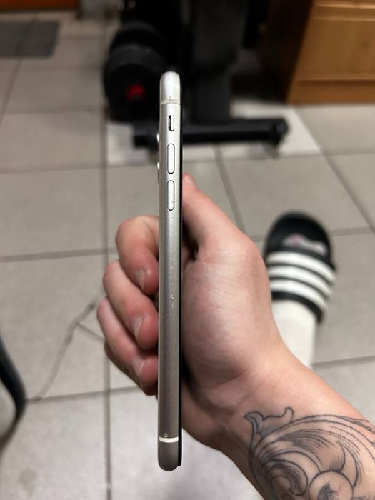 Айфон 11 продам