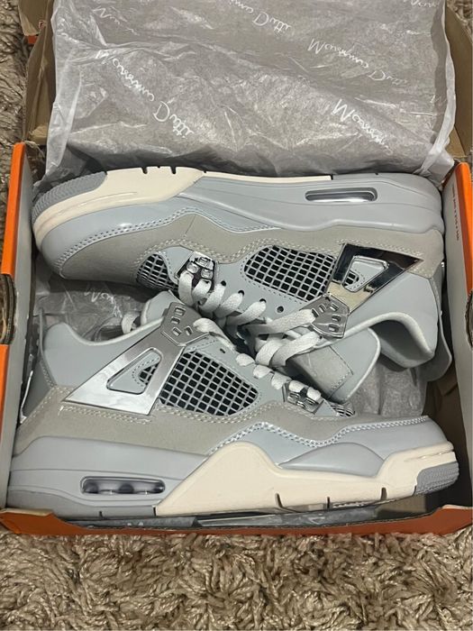 Jordan 4 Frozen Moments