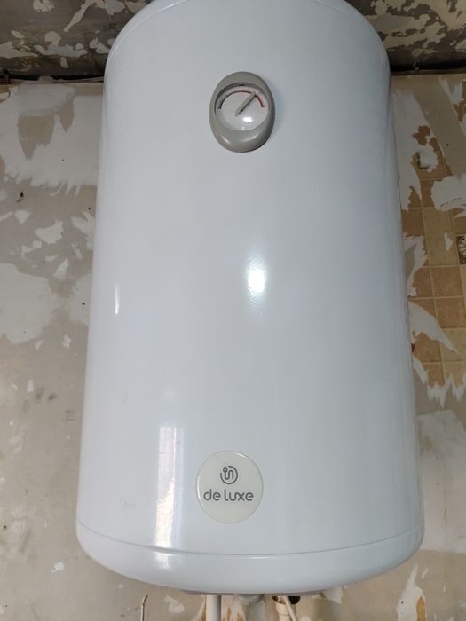Продам водонагреватель на 40л