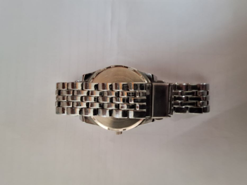 Продавам оригинален луксозен часовник "ORLANDO".