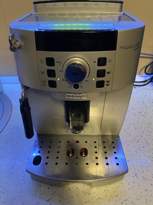 Espresor automat cafea Delonghi Magnifica S