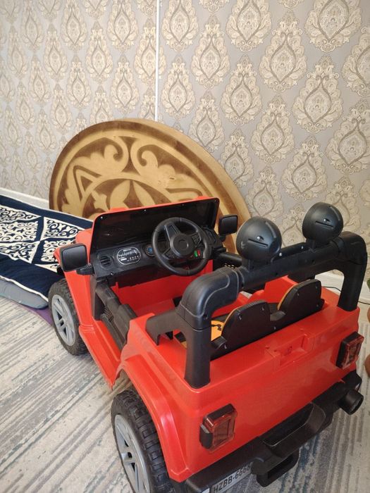 Продам детскую машину