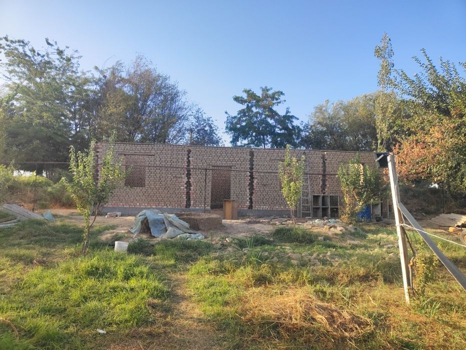 Uchastka uyi bilan arzon narxda