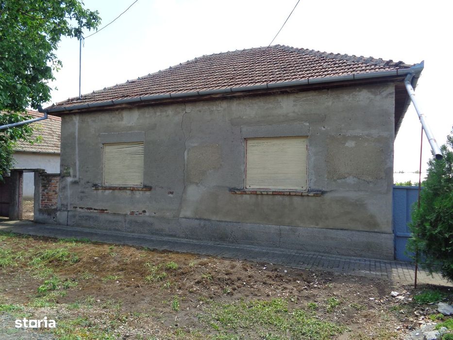 Casa 3 cam, baie, in CURTICI 748 mp teren fs 18,5 ml
