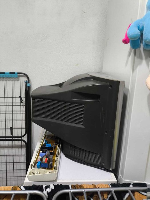 Телевизор LG RT-21FB55V,12