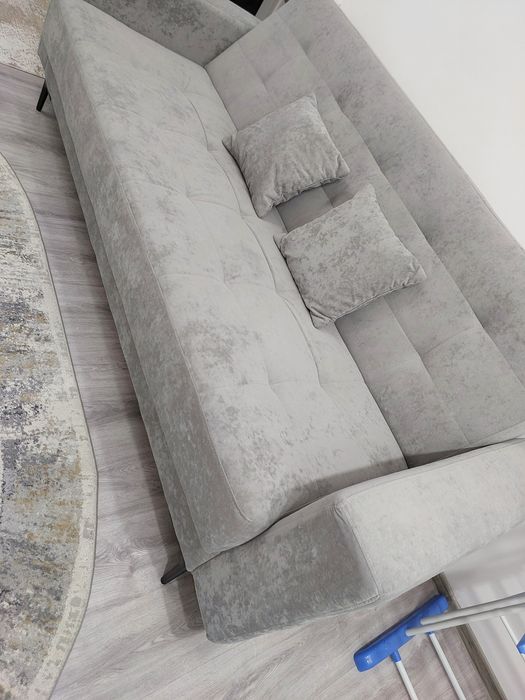 Диван для спальни или гостиной