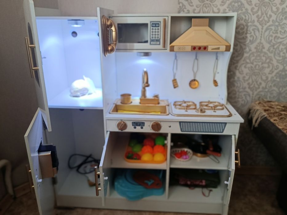 Детский гарнитур для девочек в отличном состоянии