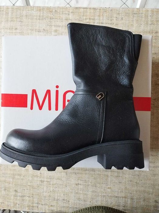 Нови дамски кожени боти 39 номер