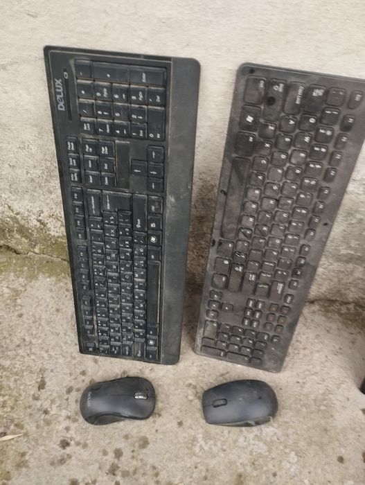 клавиатура 3штук.мышки 3штук.2 безпроводной.1 проводной.мышки тоже так
