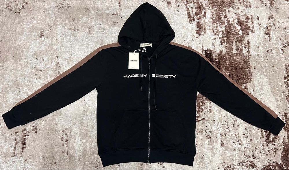 Vând compleu nou de bărbați Made by Society