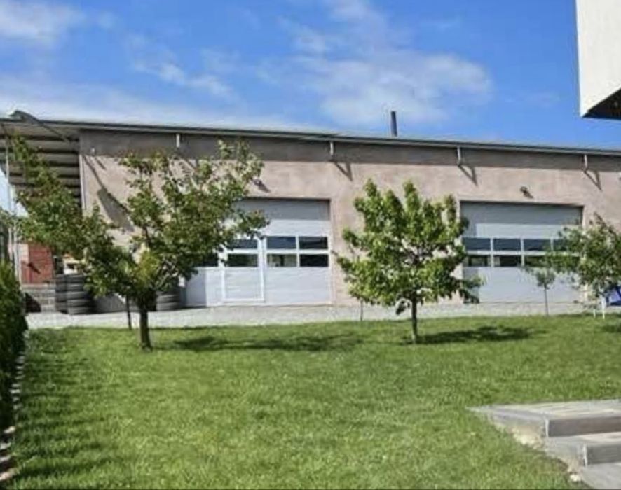 Inchiriez hala 150m2