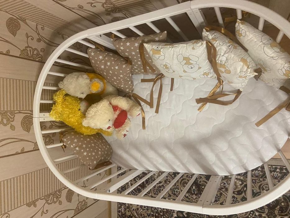 Продаётся детская кроватка