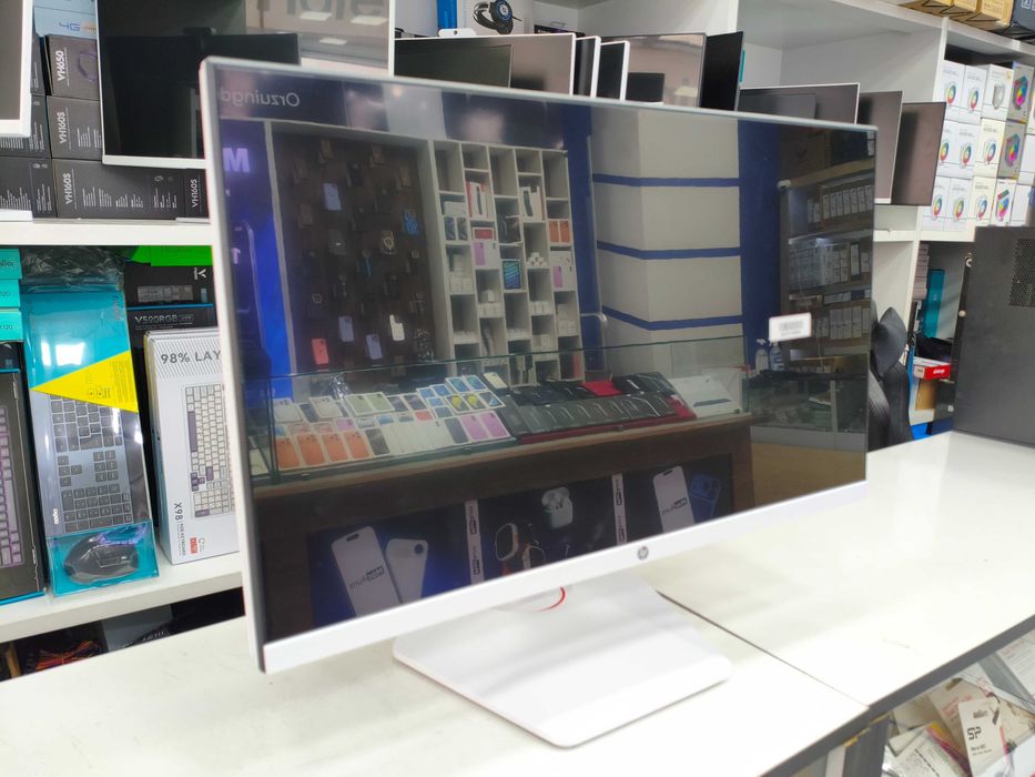 Моноблок 24" All-In-One i3 12-поколение