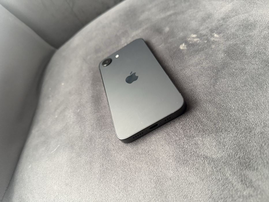 Apple Iphone 16e , Negru , Impecabil , Pentru piese !
