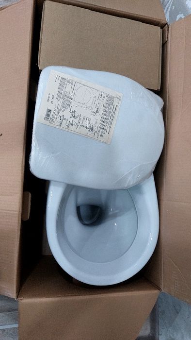 Продам унитаз  новый в упаковке