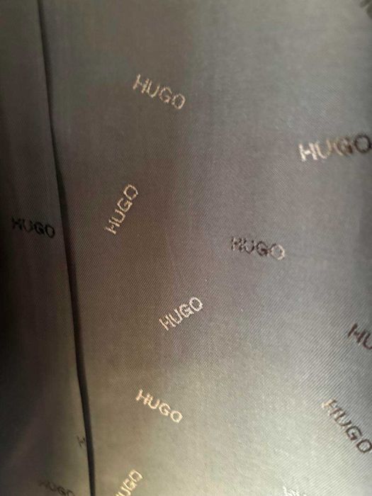 Черен костюм с панталон Hugo Boss, IT 42