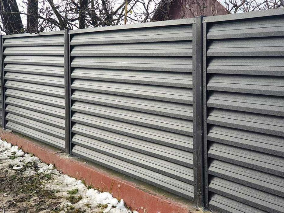 Garduri si porti din panou stil jaluzele, sipca metalica, plasa si BCA