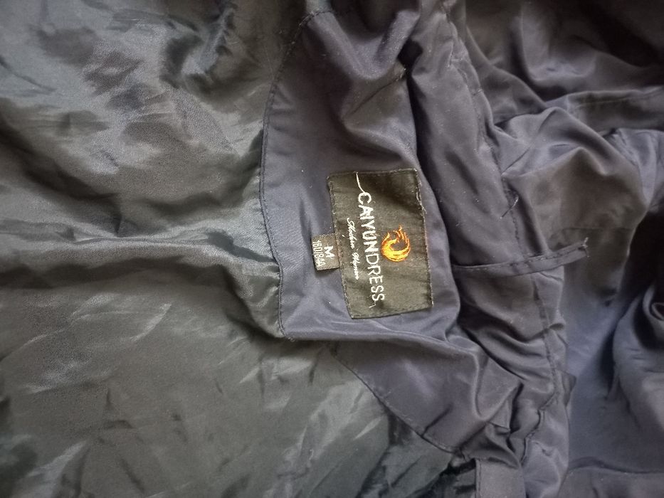 Продаётся зимняя теплая куртка