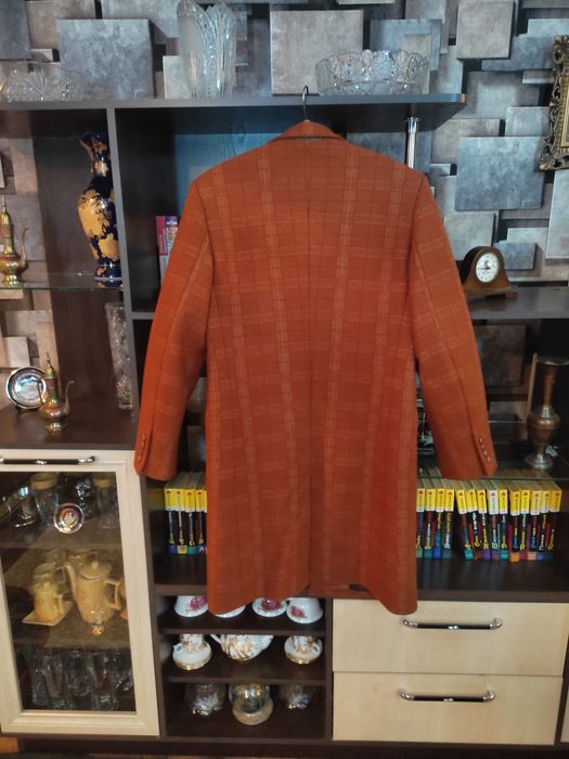 Продам верхнюю одежду