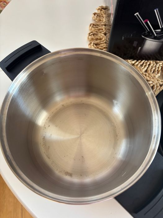 Уред за фондю, 30 лв.