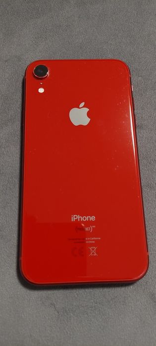 iPhone XR 64GB red